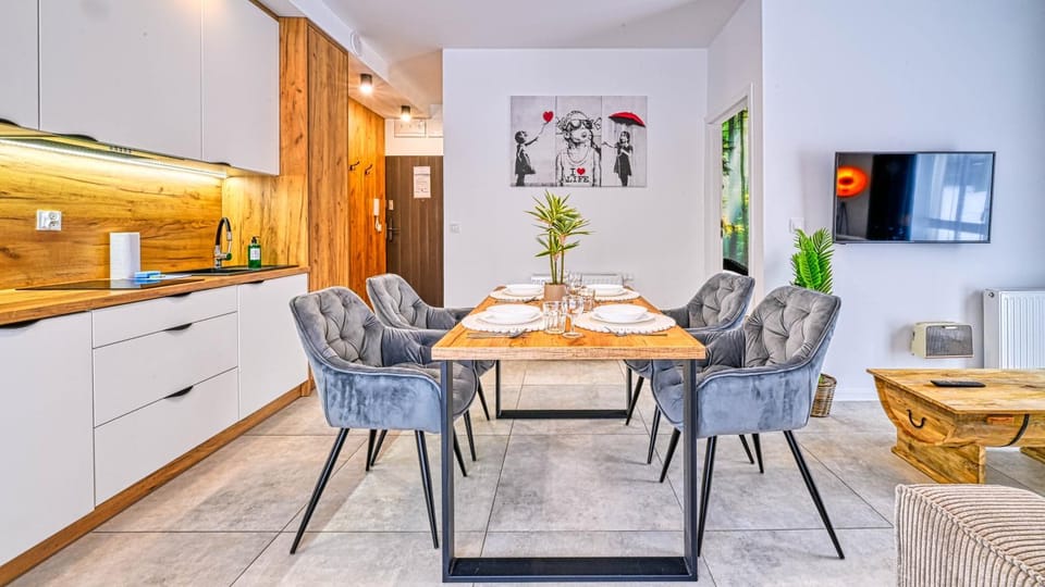 Kitchen or kitchenette, Living room