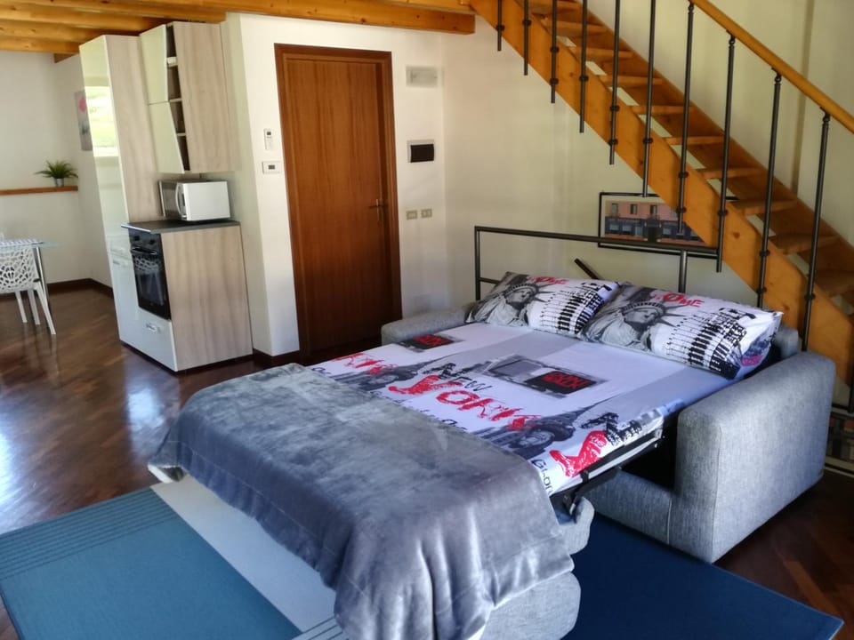 Bed, Living room