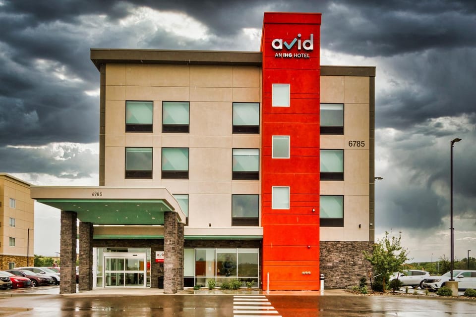 Property building, Facade/entrance, Location, Parking