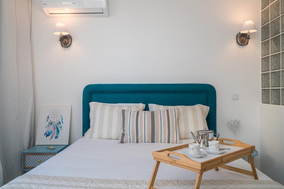 Bed, Photo of the whole room, Decorative detail