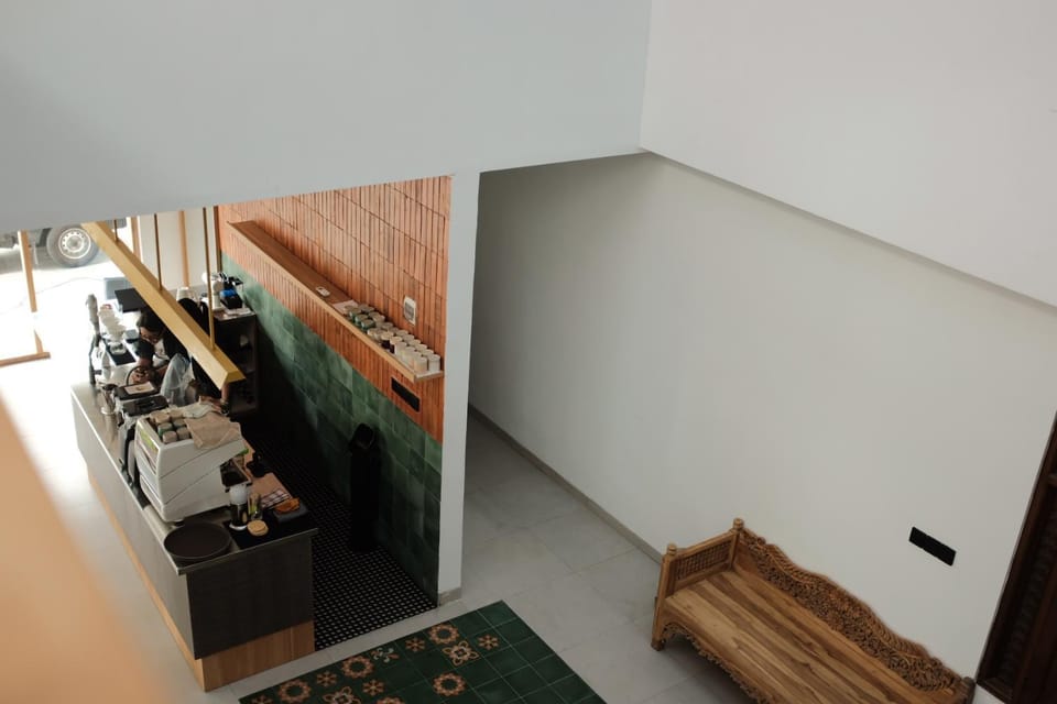 Lounge or bar, Internal: Not applicable to any particular room