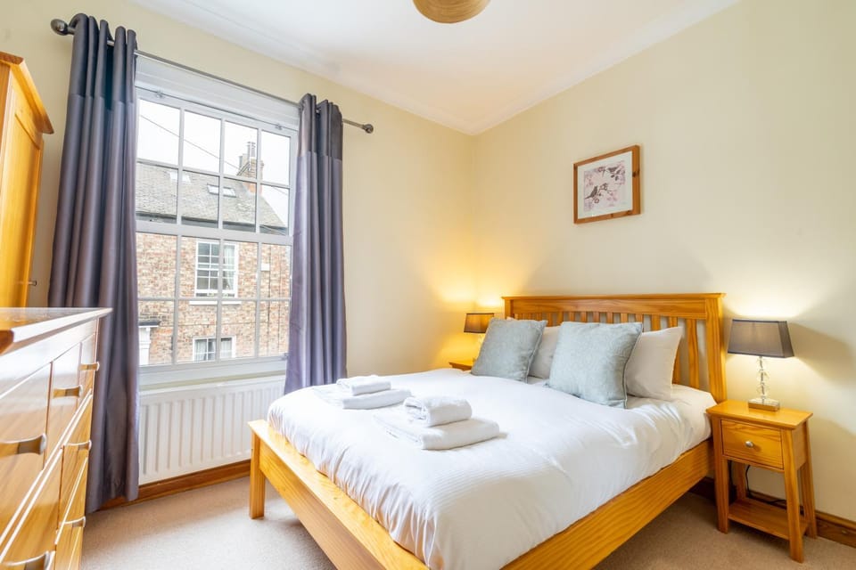 Bed, Photo of the whole room, Bedroom, internet, towels