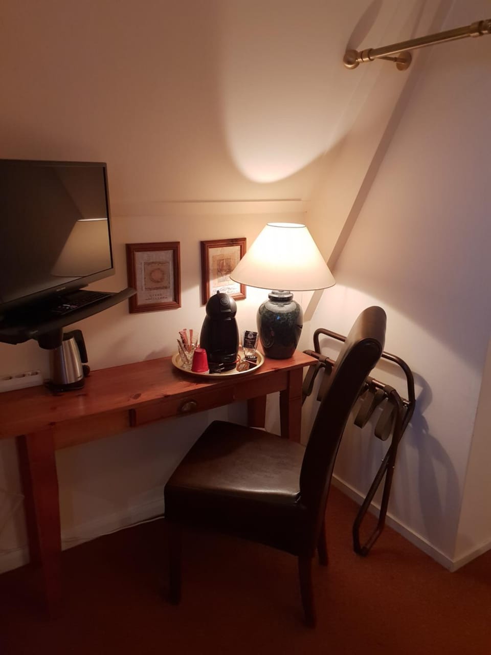 Coffee/tea facilities, Seating area