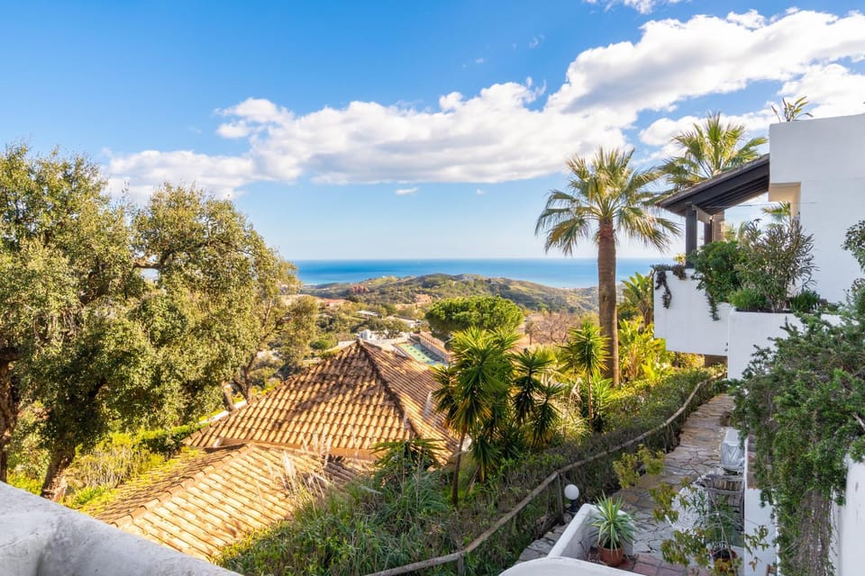 Sea & mountain view Marbella Apartment in Marbella