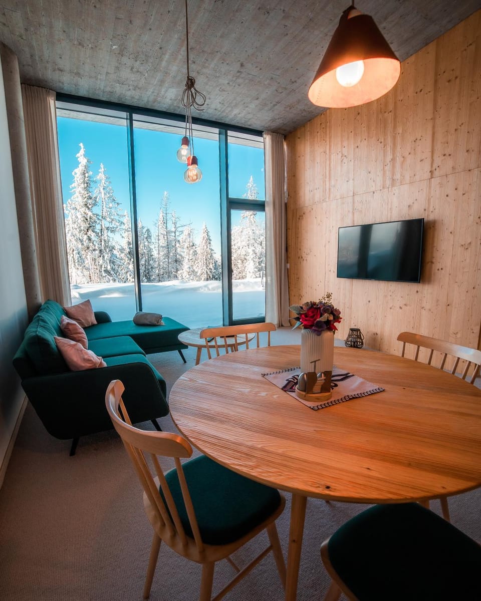 View (from property/room), View (from property/room), Living room