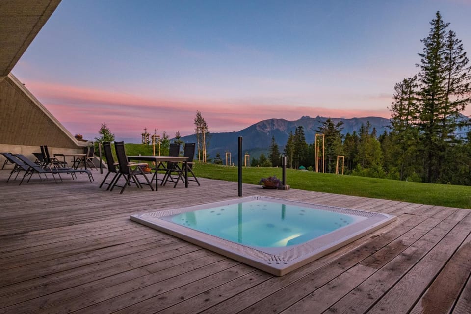 Natural landscape, Hot Tub, Mountain view, Sunset
