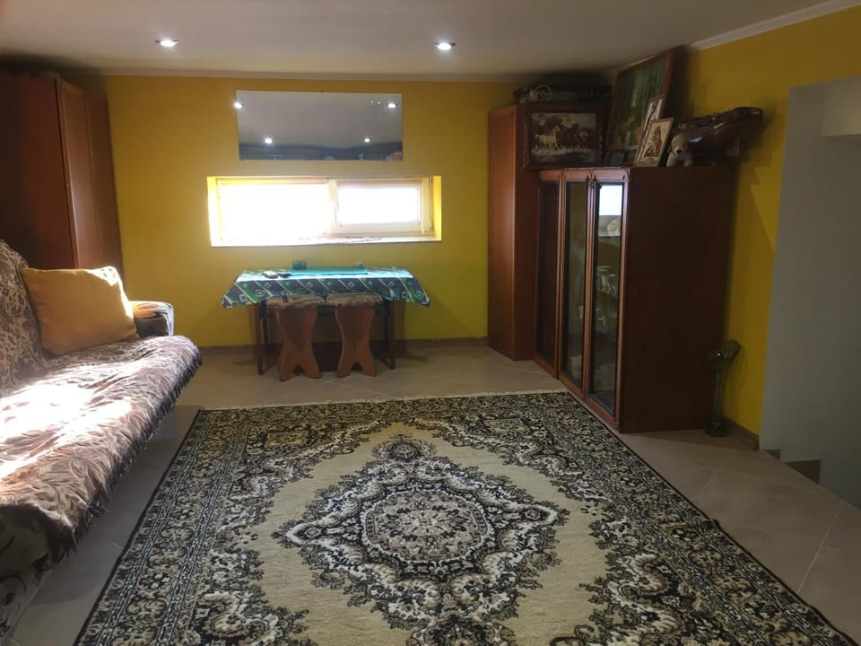 Хостел Мансардная комната с невысоким потолком до 170 см Hostel in Lviv Oblast