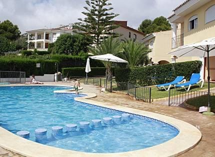 Swimming pool, Swimming pool