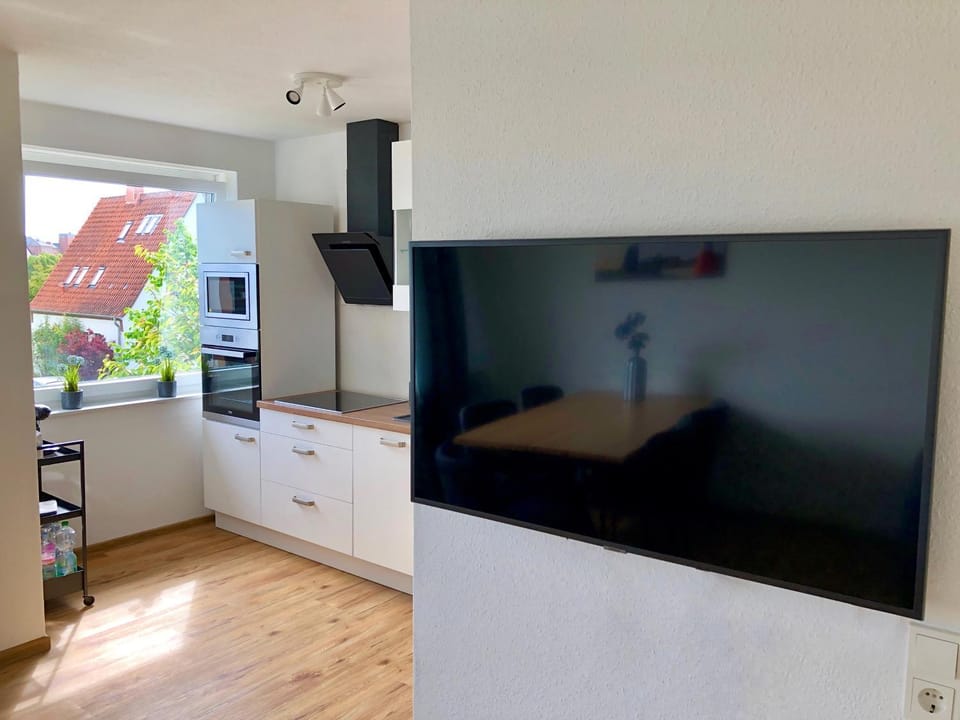 Communal lounge/ TV room, TV and multimedia, Kitchen or kitchenette