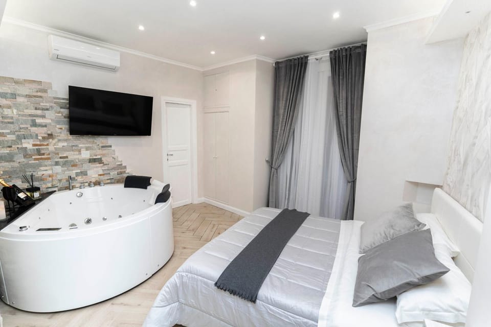 Bed, Bedroom, Bath
