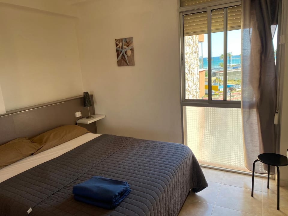 Sun and Beach lovers, Apartment 14139, La Pineda Apartment in La Pineda