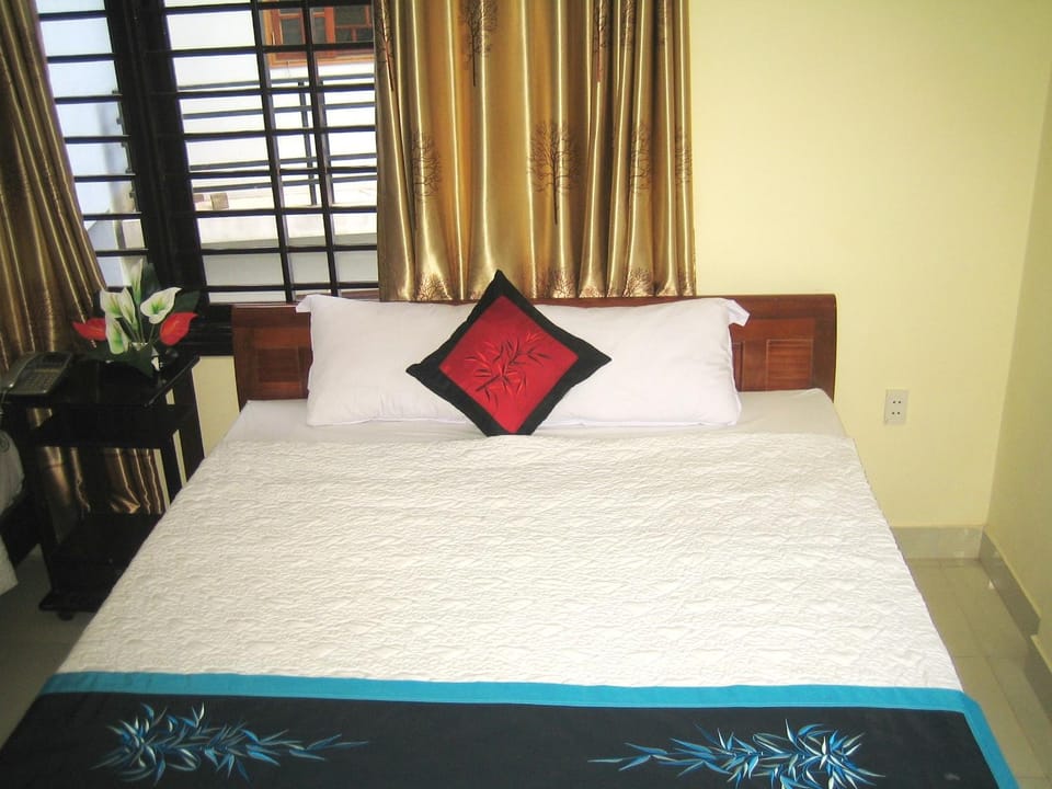 Bed, Street view