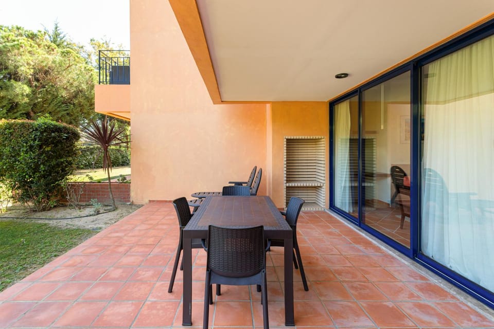 Patio, Facade/entrance, Balcony/Terrace