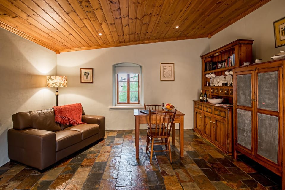 Lucy's Cottage Bed and Breakfast in Marananga