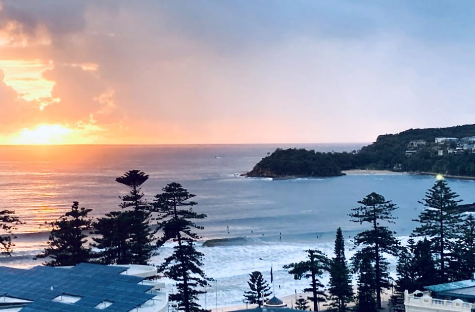 Manly Ocean Beach View Sunrise & Sunset Apartment in Manly