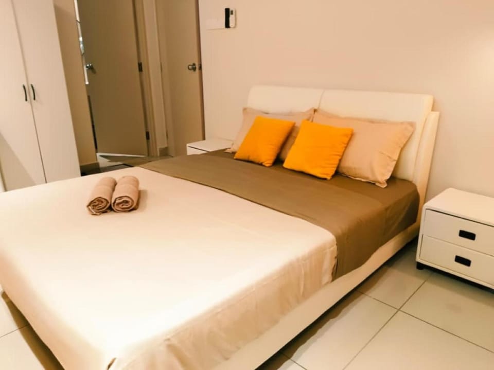 Kulai D'Putra Suites 1min to ioiMall near JPO, Senai Airport Apartment in Johor