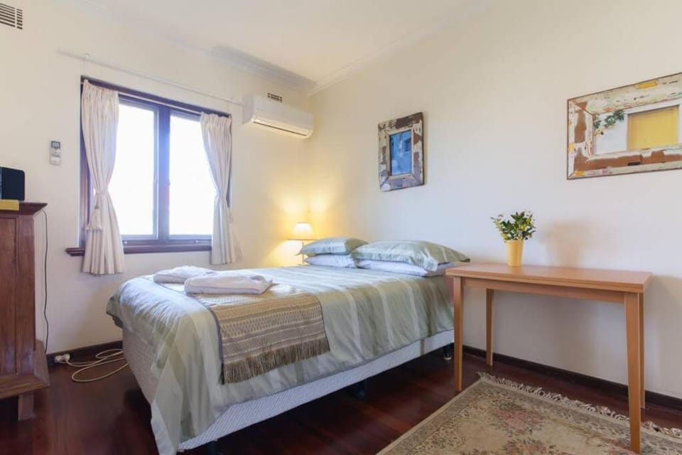 B8 Crawley Apartment 1 BRM & Sleepout near UWA Apartment in Nedlands