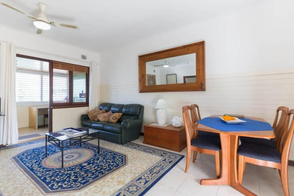 B9 Crawley Apartment 1 BRM & Sleepout near UWA Apartment in Nedlands