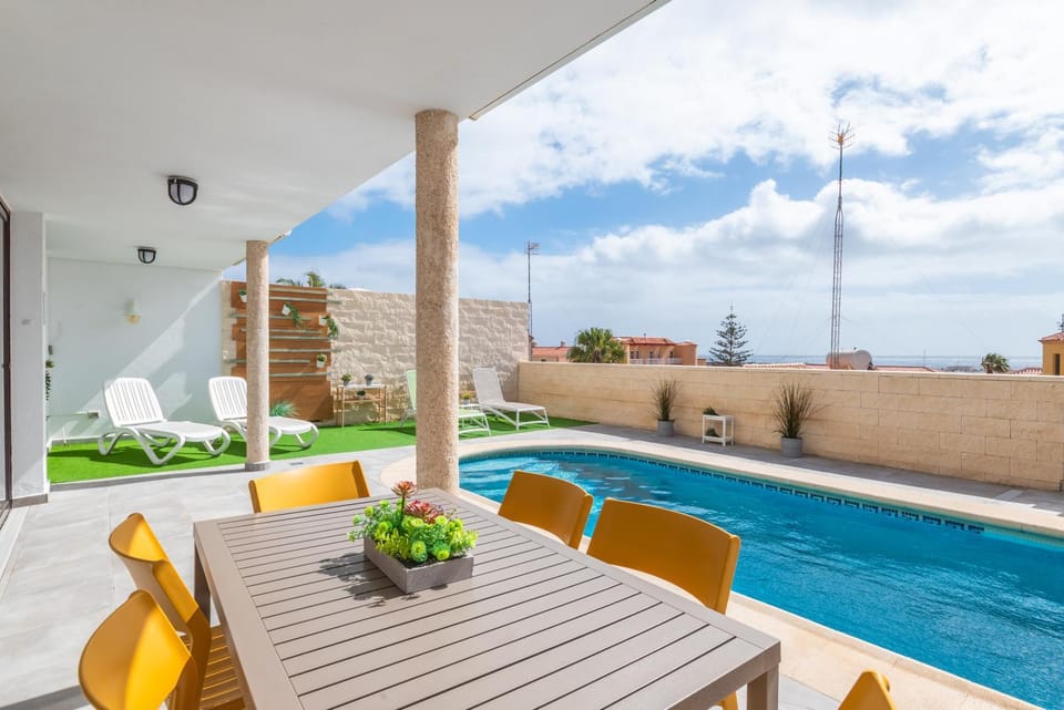 Pool view, Swimming pool