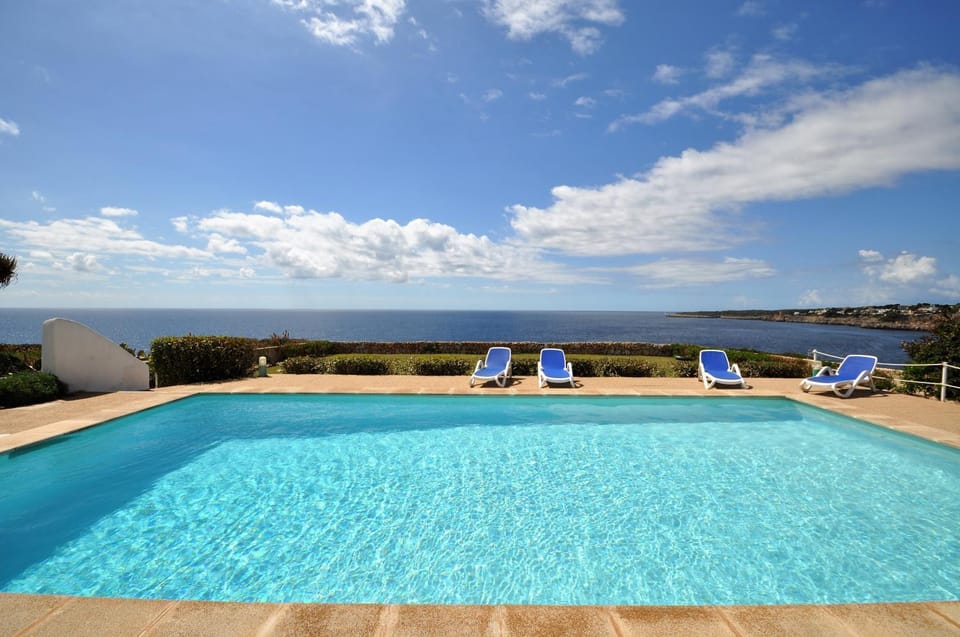 VILLA HELIOS Villa en Cala Pi con vistas despejadas House in Migjorn
