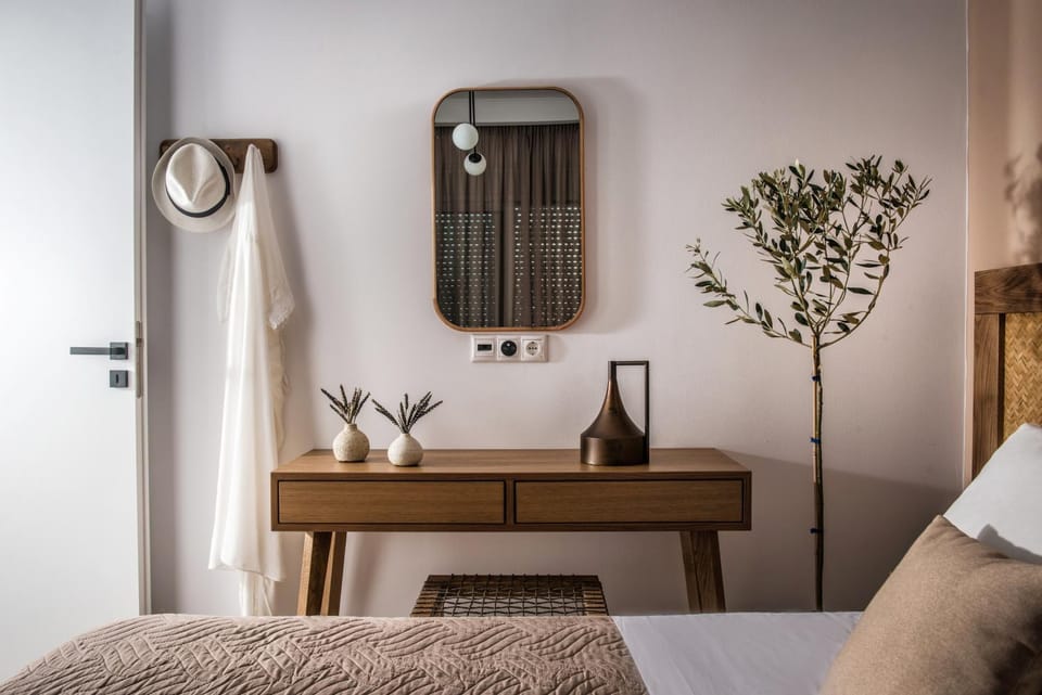 Bed, Living room, Bedroom