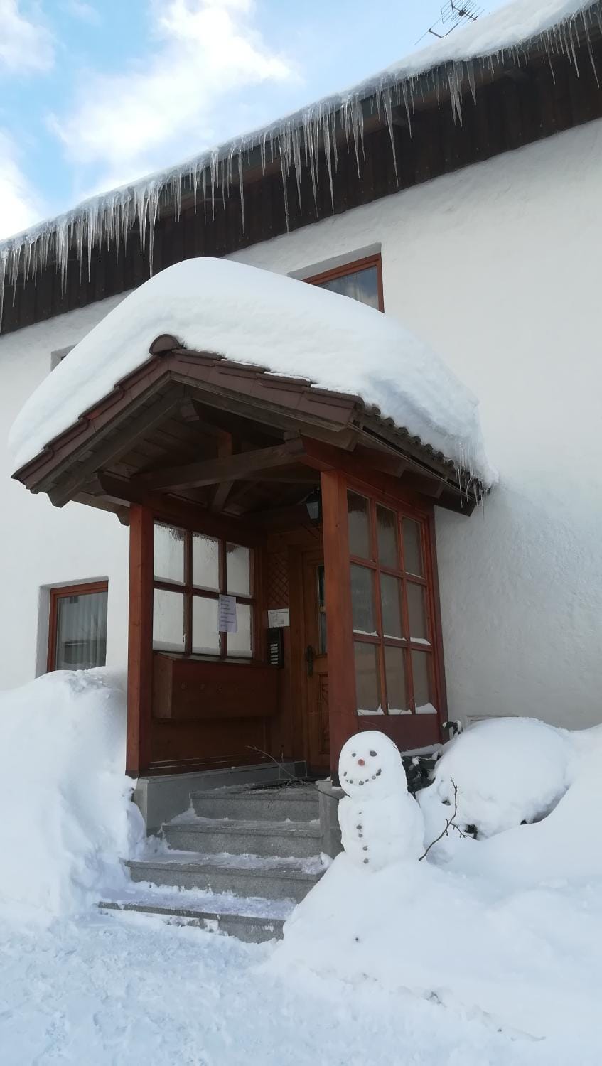 Property building, Facade/entrance, Winter