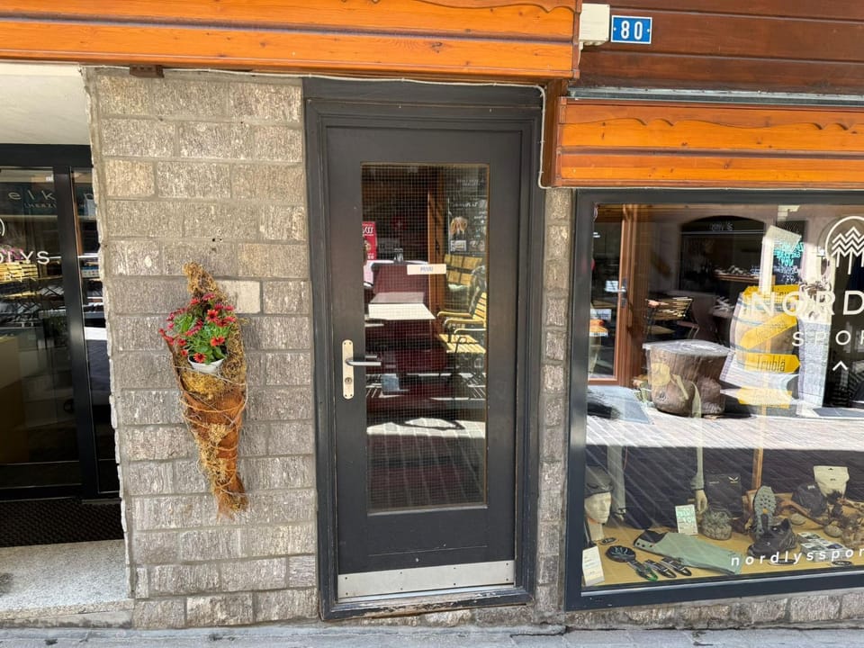 Chalet-Etage Mitten im Dorf Apartment in Canton of Valais