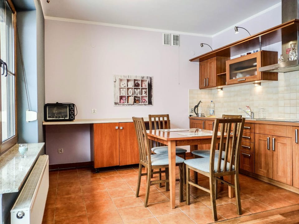 Coffee/tea facilities, Kitchen or kitchenette, Living room, Dining area