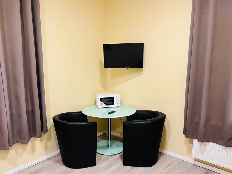 TV and multimedia, Seating area, hair dresser