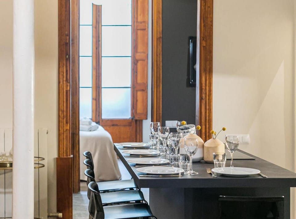 19th -Century Loft, Heart of the Gothic Quarter Apartment in Barcelona