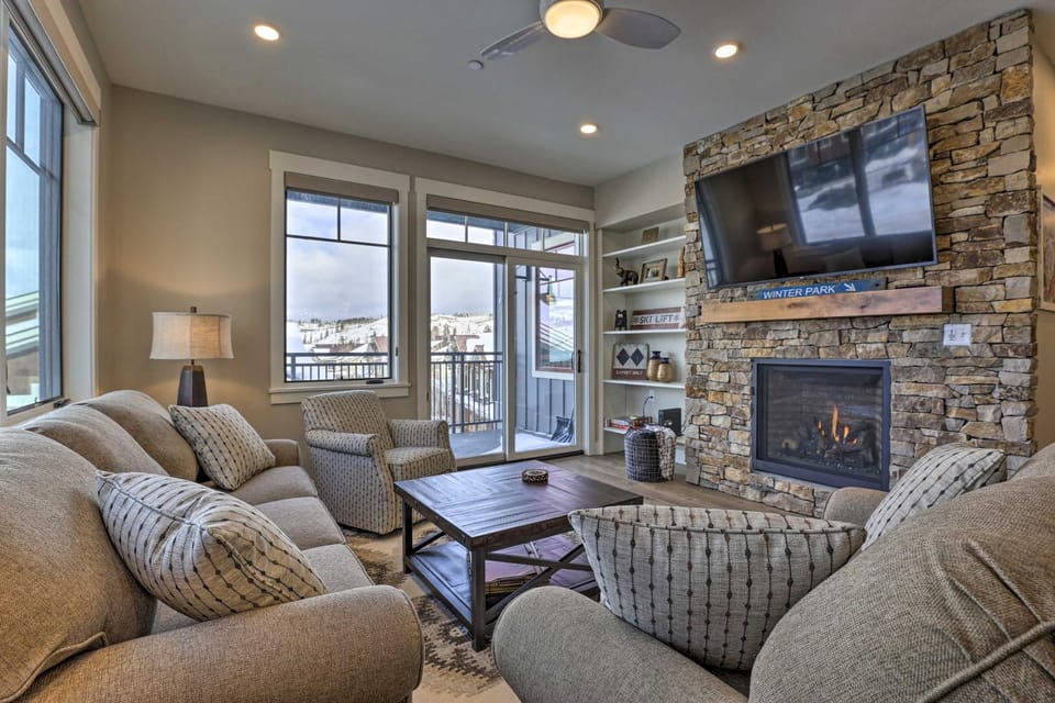 Newly Built Ski Condo w/ Hot Tub & Shuttle Access! House in Fraser