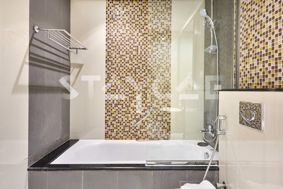 Shower, Bath