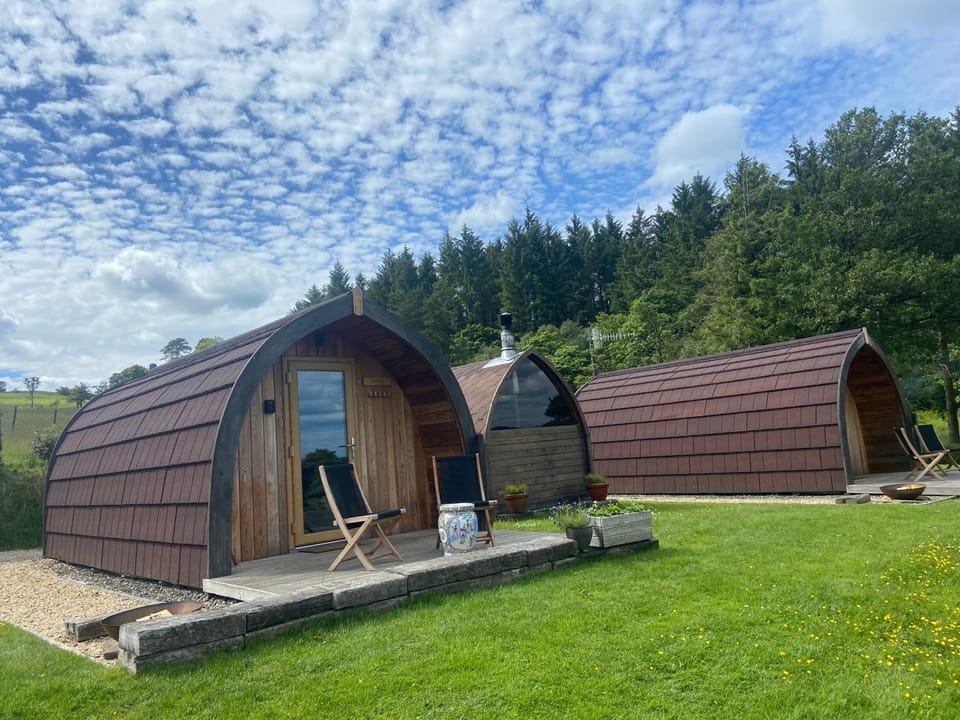 Stoneymollan over Loch Lomond Nature lodge in Scotland