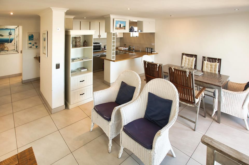 Living room, Seating area, Dining area, kitchen