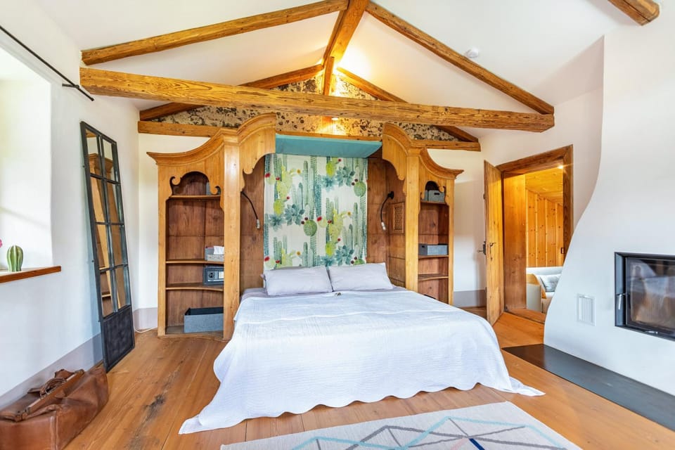 Living room, Bedroom