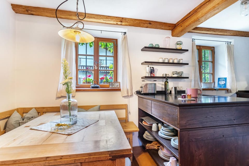 Property building, Kitchen or kitchenette, Living room