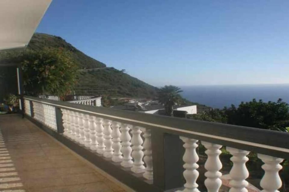 Arcos Grand Suites with pool Apartment in Madeira District