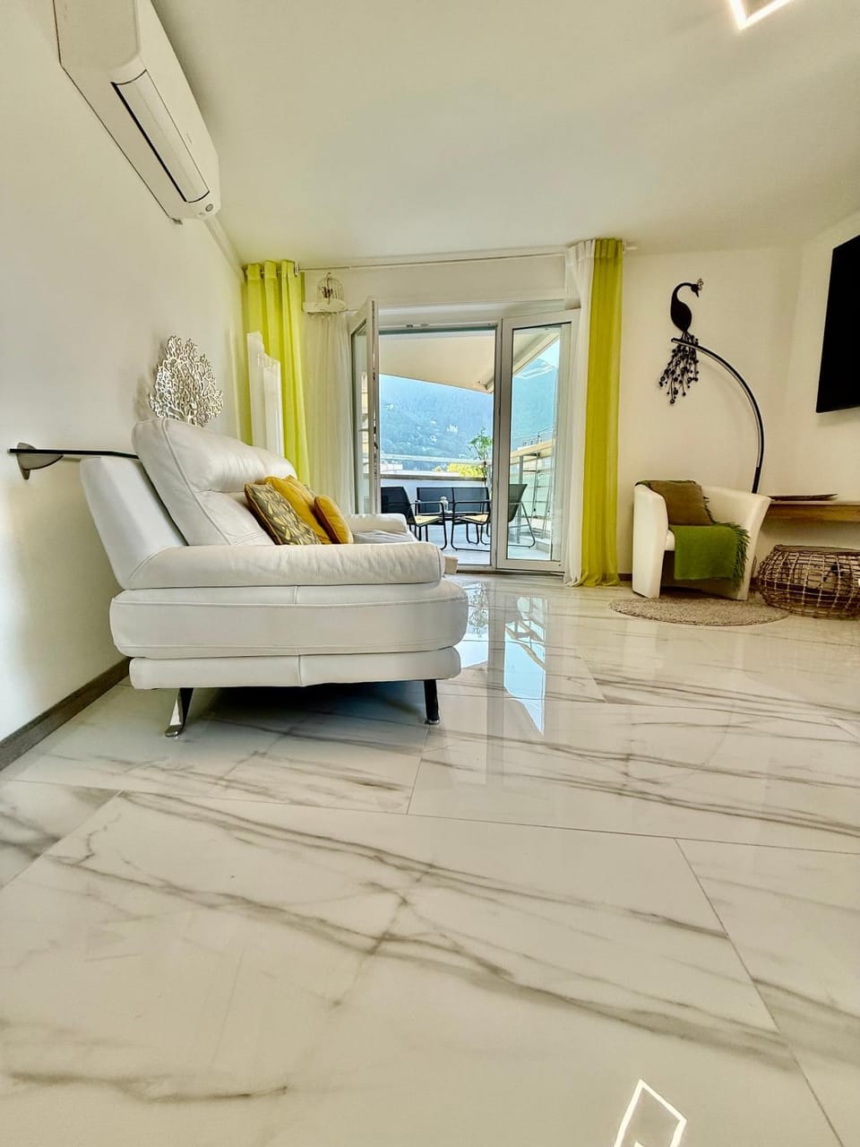 Balcony/Terrace, Living room