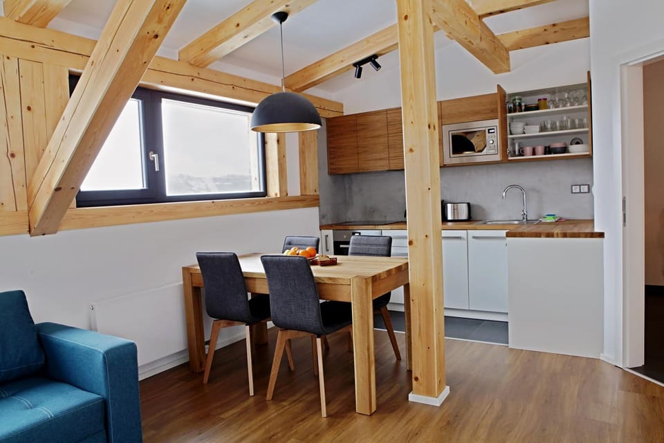 Kitchen or kitchenette, Communal kitchen