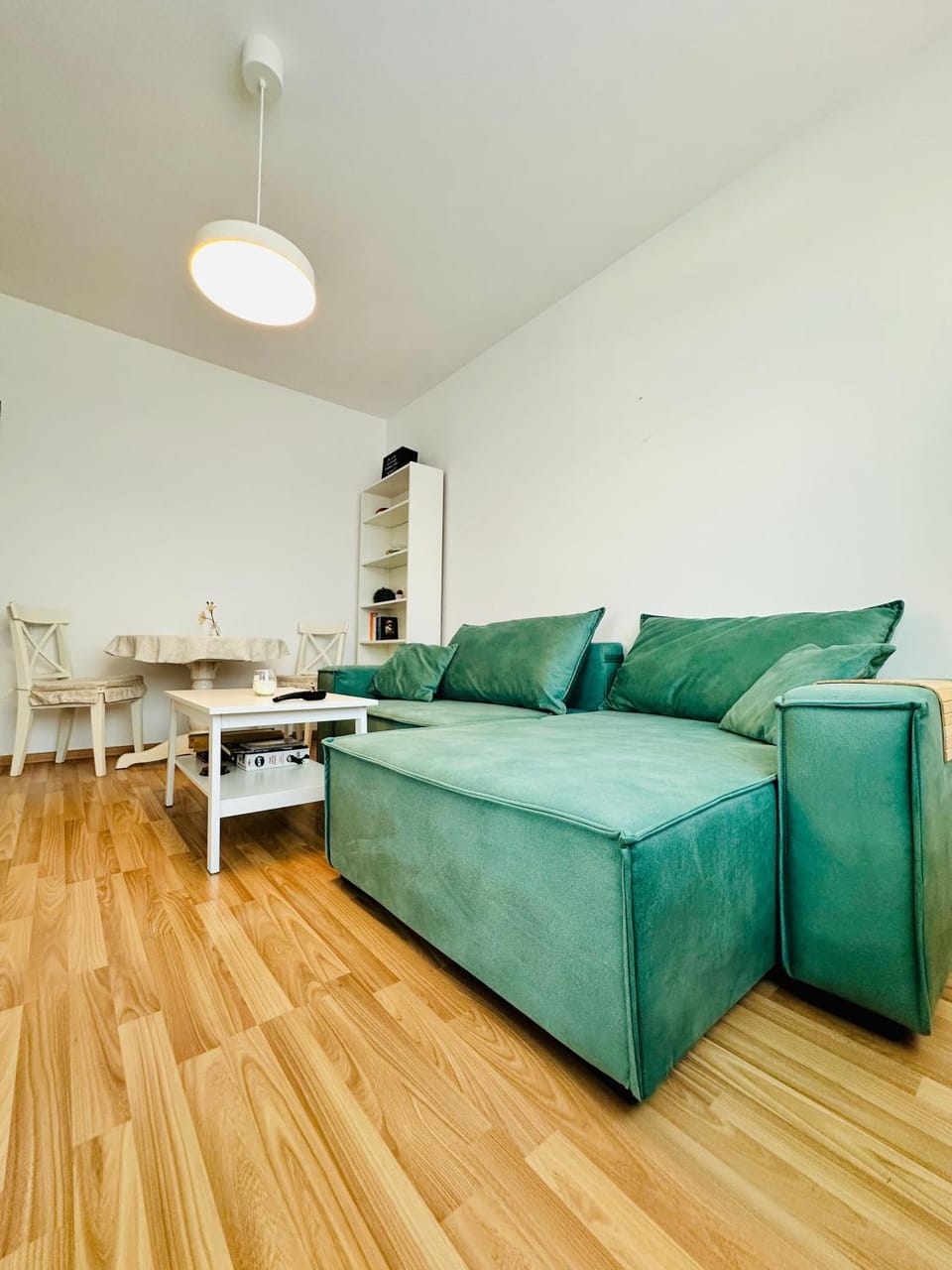 Cozy Apartament 3 min to subway 24h7 check in Apartment in Romania