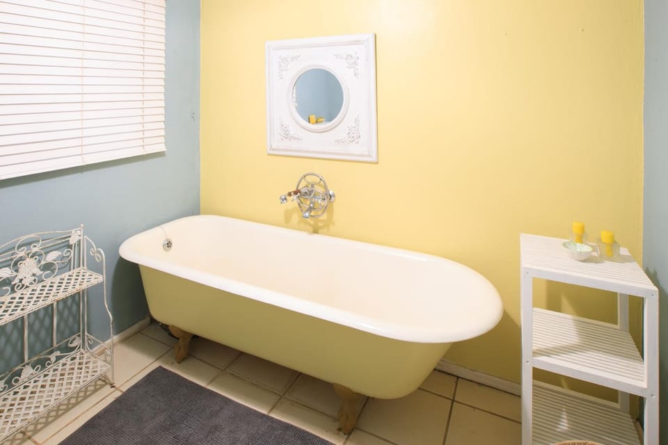 Bathroom, Bath, towels
