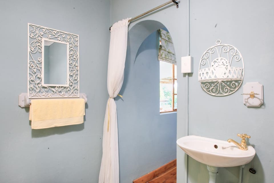Bathroom, towels