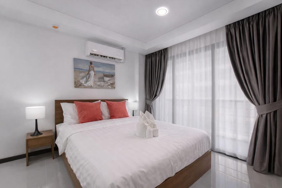 Bed, Photo of the whole room, Bedroom, air conditioner