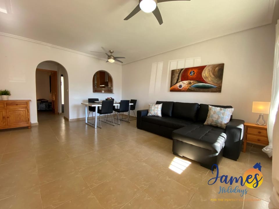 Sunny Townhouse Near Zenia & Pools EB4 Apartment in Vega Baja del Segura
