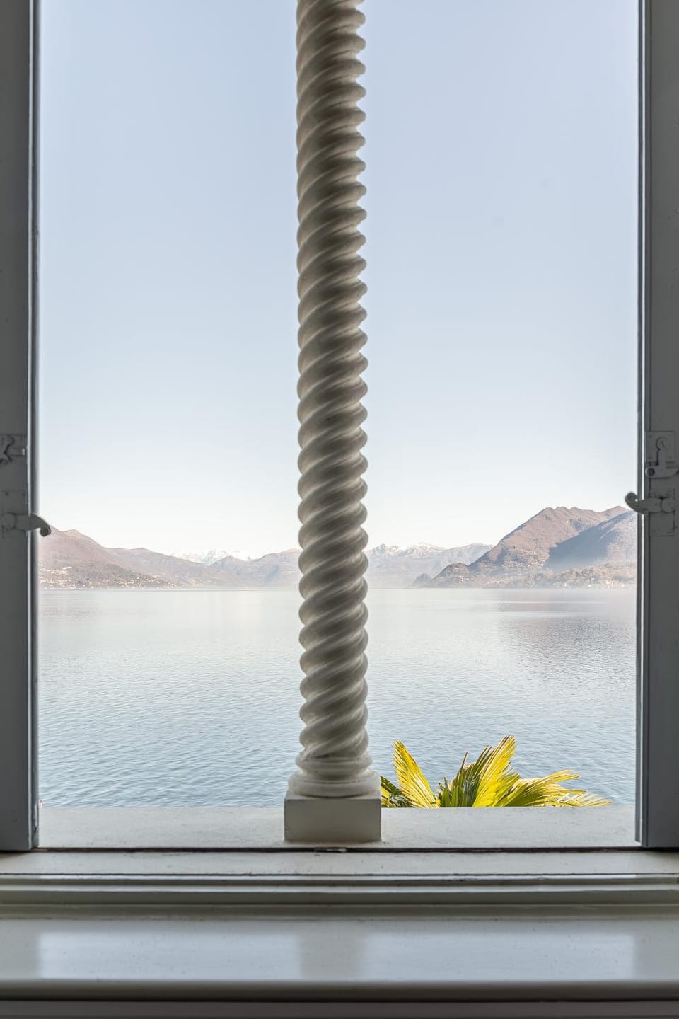 Seating area, Bedroom, Lake view