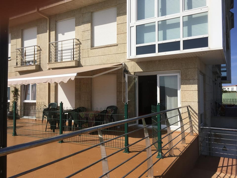 Facade/entrance, Balcony/Terrace