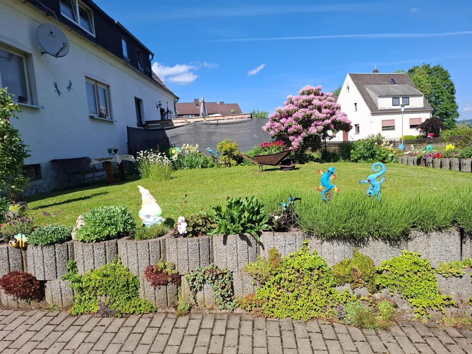 Day, Garden