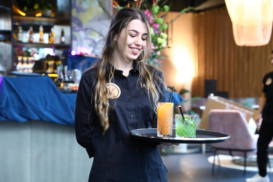 Staff, Restaurant/places to eat, Food and drinks, Food, Drinks
