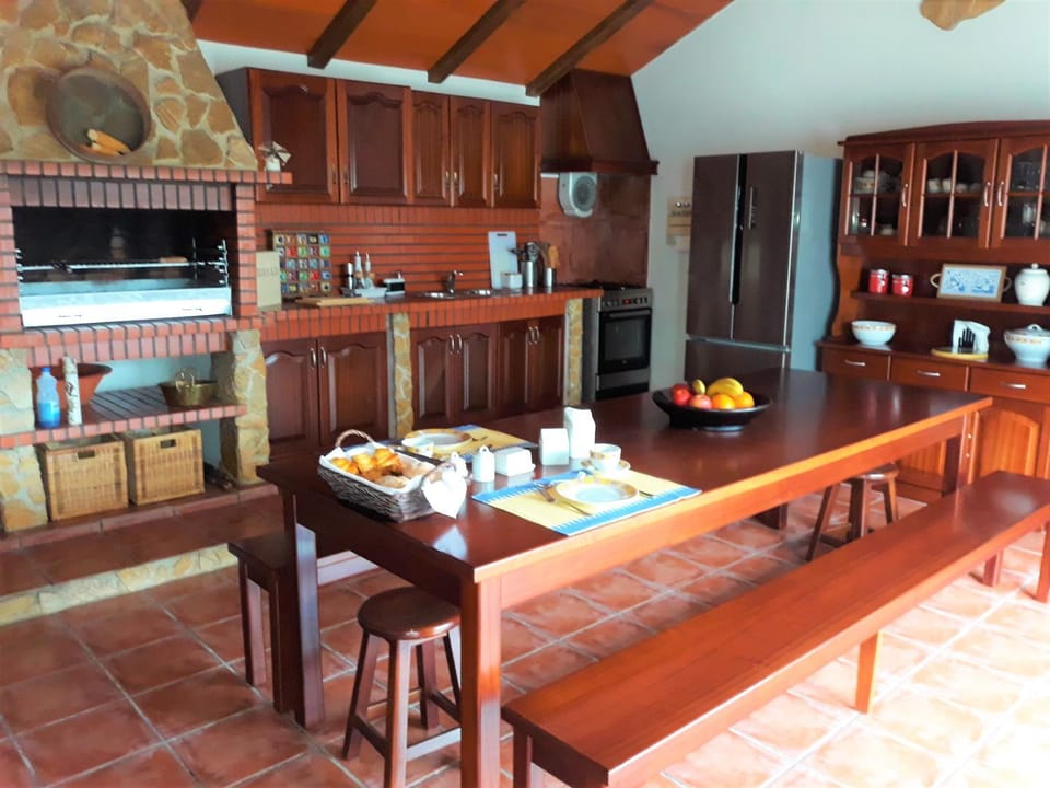 Kitchen or kitchenette, Communal kitchen