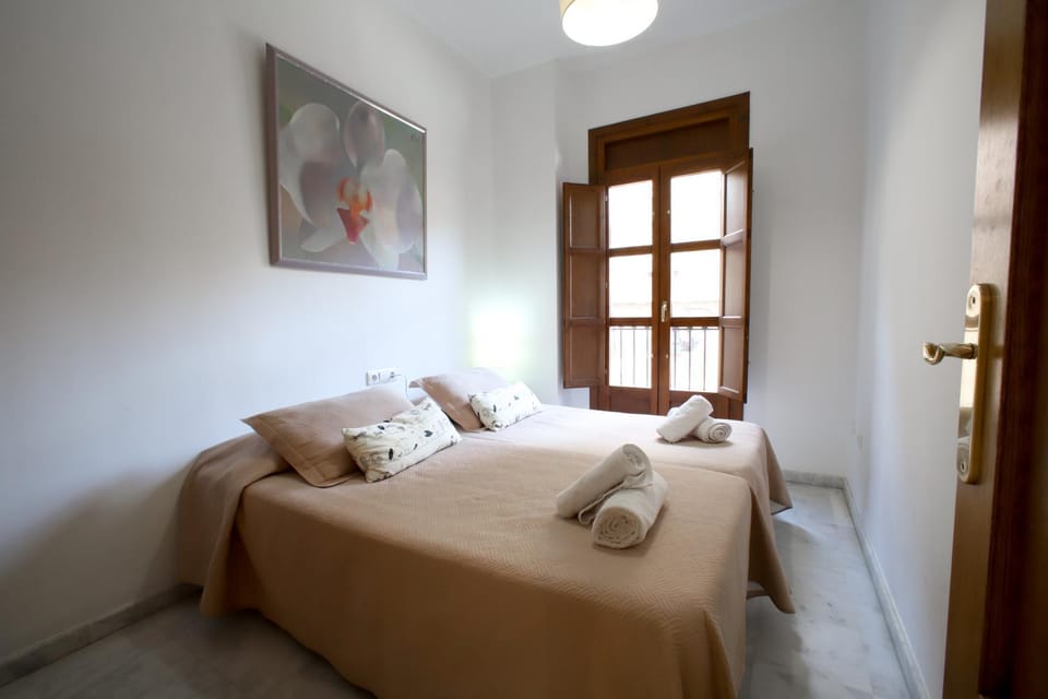 Valencia Centro. Wifi/AACC Jacuzzi Apartment in Valencia